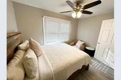 8021 White Avenue, Hitchcock, TX 77563 - Photo 21