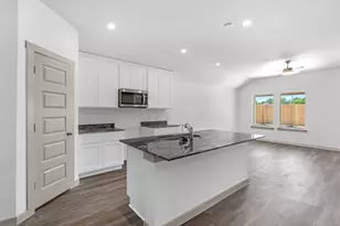 1017 River Coral, Alvin, TX 77511 - Photo 3