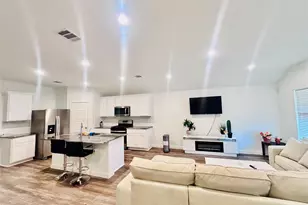 1119 Fringed Bluestar Dr, Rosharon, TX 77583 - Photo 3