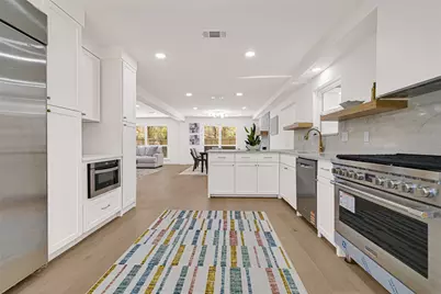 30 Willowherb Court, The Woodlands, TX 77380 - Photo 9