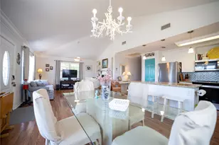 4014 Reeves Dr, Galveston, TX 77554 - Photo 3