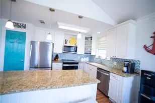 4014 Reeves Dr, Galveston, TX 77554 - Photo 5