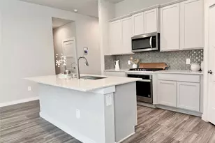 14273 Lake Lodge Dr, Conroe, TX 77384 - Photo 5