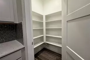 14273 Lake Lodge Dr, Conroe, TX 77384 - Photo 7