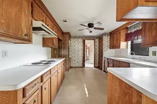 460 County Rd 3182, Cleveland, TX 77327 - Photo 9