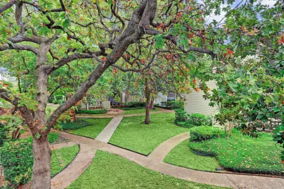 2100 Tanglewilde Street Street #428, Houston, TX 77063 - Photo 11