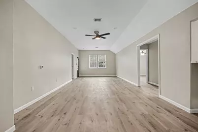 2828 Avenue O 1/2, Galveston, TX 77550 - Photo 5