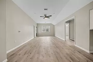 2828 Ave O 1/2, Galveston, TX 77550 - Photo 5