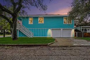 2828 Ave O 1/2, Galveston, TX 77550 - Photo 3