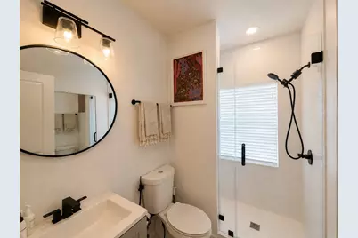 415 Fairview Avenue #8, Houston, TX 77006 - Photo 7