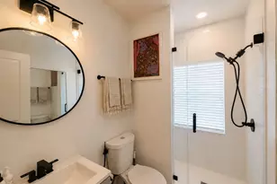 415 Fairview Ave, Houston, TX 77006 - Photo 7
