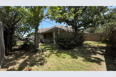 10015 Lynnwood Drive, Baytown, TX 77521 - Photo 27
