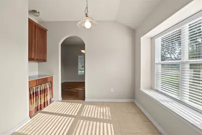 10015 Lynnwood Drive, Baytown, TX 77521 - Photo 9