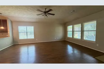 10015 Lynnwood Drive, Baytown, TX 77521 - Photo 3