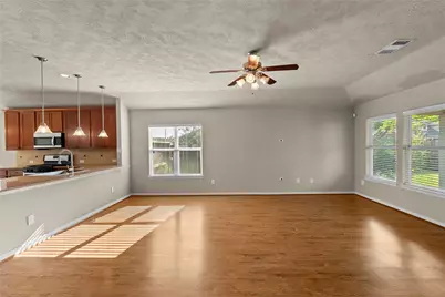 10015 Lynnwood Drive, Baytown, TX 77521 - Photo 3
