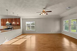 10015 Lynnwood Dr, Baytown, TX 77521 - Photo 3