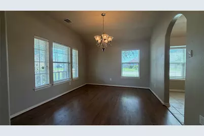 10015 Lynnwood Drive, Baytown, TX 77521 - Photo 11