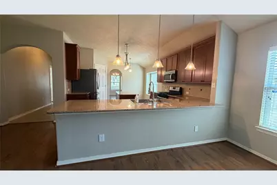 10015 Lynnwood Drive, Baytown, TX 77521 - Photo 5