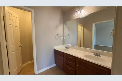 10015 Lynnwood Drive, Baytown, TX 77521 - Photo 13