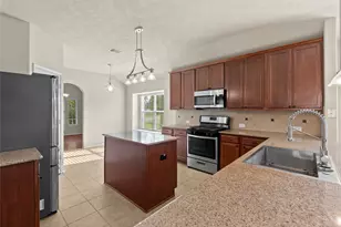 10015 Lynnwood Dr, Baytown, TX 77521 - Photo 5