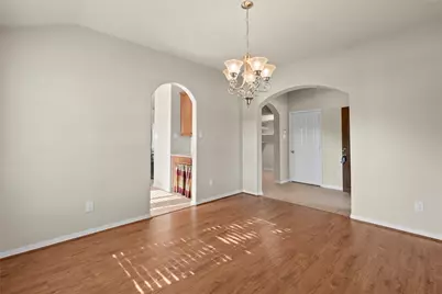 10015 Lynnwood Drive, Baytown, TX 77521 - Photo 11
