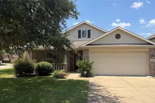 10015 Lynnwood Dr, Baytown, TX 77521 - Photo 1