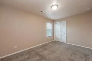 8115 Redbud Point Ln, Houston, TX 77049 - Photo 17