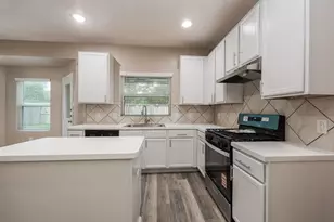 8115 Redbud Point Ln, Houston, TX 77049 - Photo 5