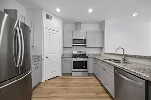 7134 Eastwood St, Houston, TX 77021 - Photo 3