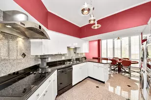 1111 Bering Dr, Houston, TX 77057 - Photo 5