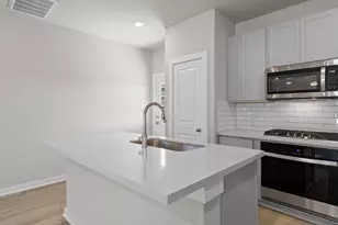 12170 Ridge Top Dr, Conroe, TX 77304 - Photo 5