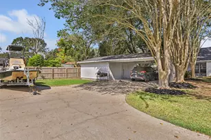 1933 N San Jacinto St, Liberty, TX 77575 - Photo 9