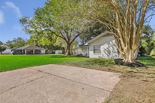 1933 N San Jacinto St, Liberty, TX 77575 - Photo 5