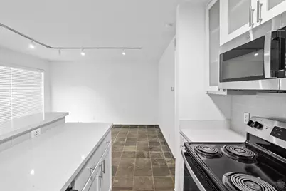 3602 Garrott Street Street #3, Houston, TX 77006 - Photo 11