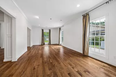5210 Meadow Lake Lane, Houston, TX 77056 - Photo 11