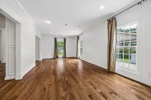 5210 Meadow Lake Ln, Houston, TX 77056 - Photo 11