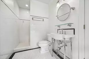 5210 Meadow Lake Ln, Houston, TX 77056 - Photo 15