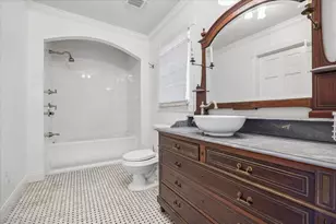 5210 Meadow Lake Ln, Houston, TX 77056 - Photo 13