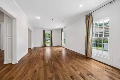 5210 Meadow Lake Lane, Houston, TX 77056 - Photo 11