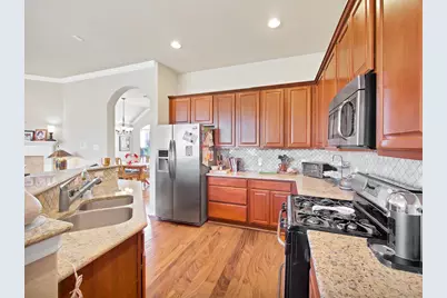 18 Powers Bend Way, The Woodlands, TX 77382 - Photo 9