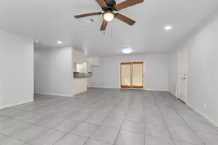 2213 N Thompson St, Conroe, TX 77303 - Photo 3