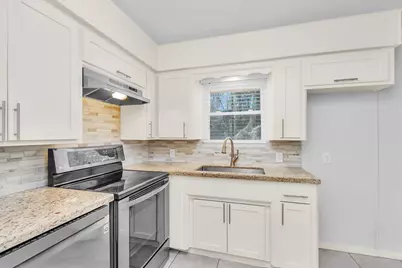 2213 N Thompson Street, Conroe, TX 77303 - Photo 5