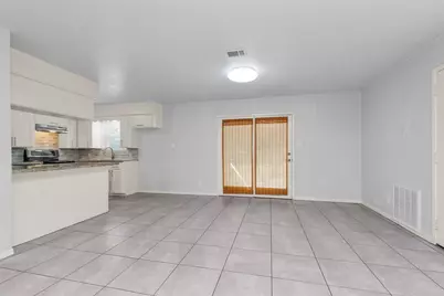 2213 N Thompson Street, Conroe, TX 77303 - Photo 7