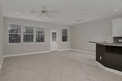 11 Scenic Brook Court, The Woodlands, TX 77382 - Photo 5