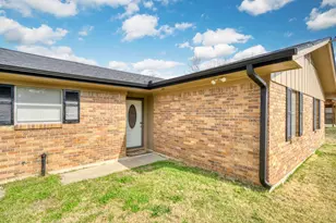 102 W Marietta St, Madisonville, TX 77864 - Photo 5