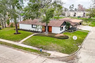 6002 Greenmont Dr, Houston, TX 77092 - Photo 3