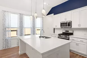 13105 Sapphire Lake Ln, Texas City, TX 77568 - Photo 15