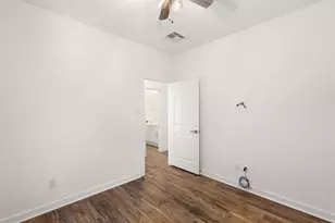 13105 Sapphire Lake Ln, Texas City, TX 77568 - Photo 21