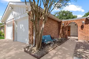 8918 Grape St, Houston, TX 77036 - Photo 3