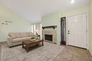 7082 Greenway Chase St, Houston, TX 77072 - Photo 11